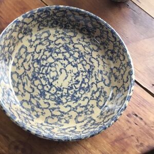 Roseville Robinson-Ransbottom Pie Dish